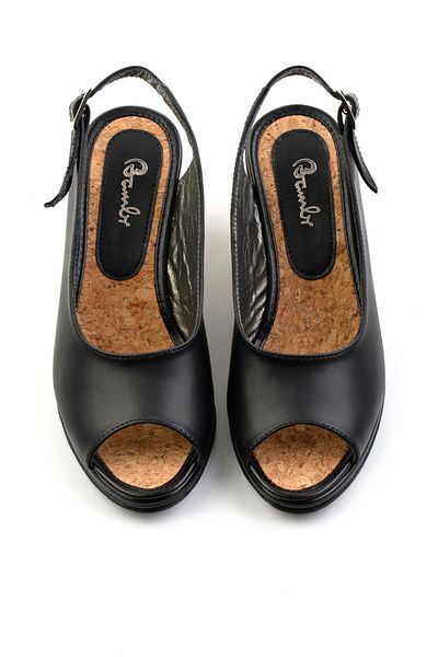 Bambi Black Leather Women's Sandals K05582032103