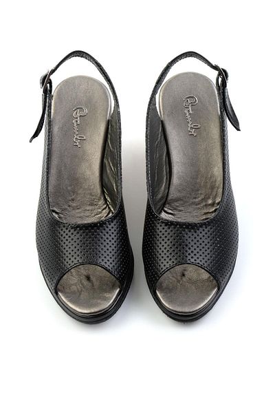 Bambi Black Leather Women's Sandals K05582040203