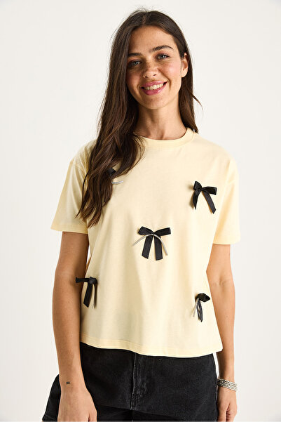 Bianco Lucci Women's Satin Ribbon Accessory Stone Detailed T-Shirt 60602011