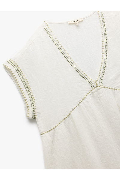 Koton Μίνι φόρεμα με κοντό μανίκι V λαιμόκοψη με άνετη εφαρμογή βαμβακερό κέντημα