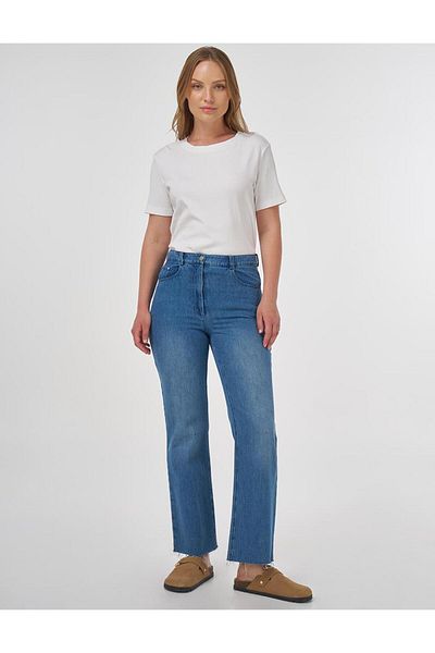Kayra Upward Eyelet Straight Denim Jean Capri