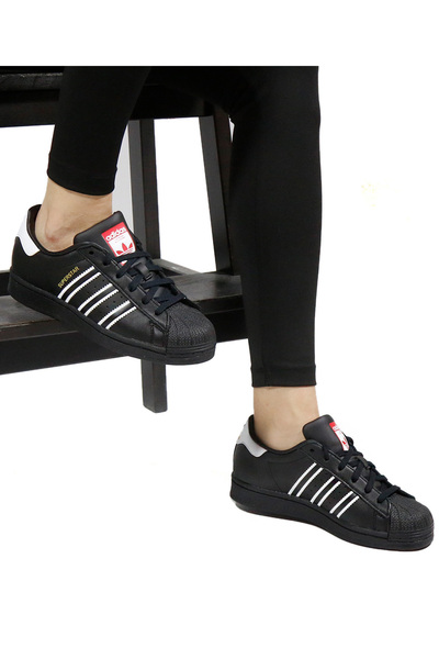 adidas حذاء سوبر ستار كاجوال باللون الأسود