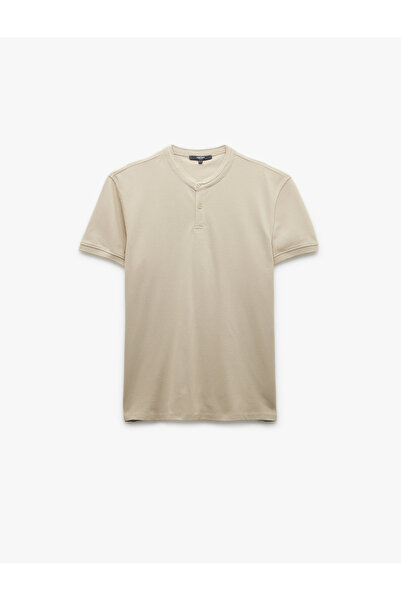 Koton Kurzärmliges T-Shirt aus Piqué-Stoff mit normaler Passform und Knopfleiste aus Baumwolle mit dominierendem Kragen