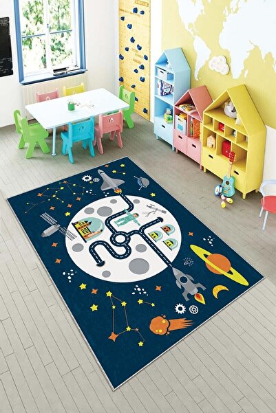 on the clouds Lacivert Uzay Ve Astranot Desenli Yıkanabilir Kaymaz Taban Leke...