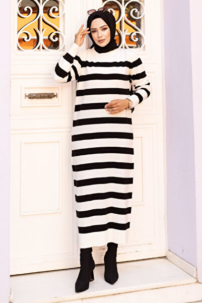 Tesettür Dünyası Ριγέ πλεκτό μακρύ φόρεμα TSD240719 Λευκό