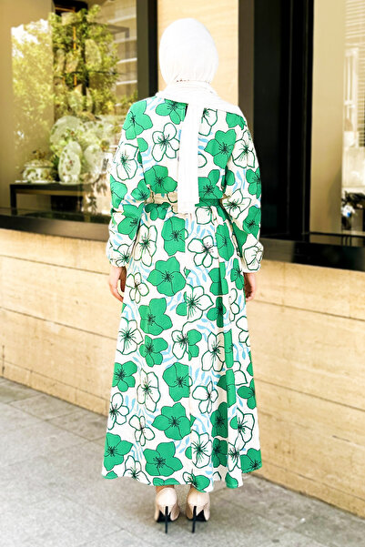 Tesettür Dünyası Dlouhé lněné hidžábové šaty s květinovým vzorem Tsd220803 Zelené