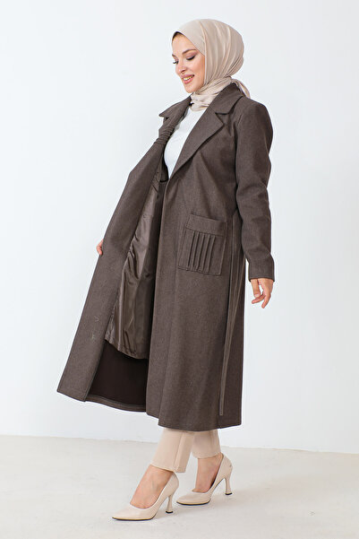 Tesettür Dünyası Kešu kabát s páskem do pasu TSD230804 hnědý