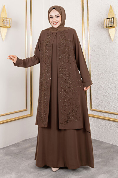 Tesettür Dünyası Μακρύ μεσογειακό φόρεμα με λαιμόκοψη και ένθετα TSD250125 Καφέ