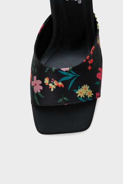 Capone Outfitters Maura Blunt Toe Single Strap Hourglass Heeled Women's Slippers