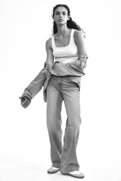 H&M Delik Desenli Kolsuz Jarse Üst