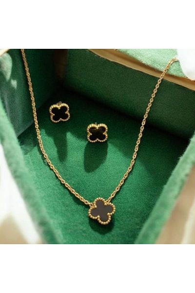 Entrendi Cansus Clover Set Necklace Earrings