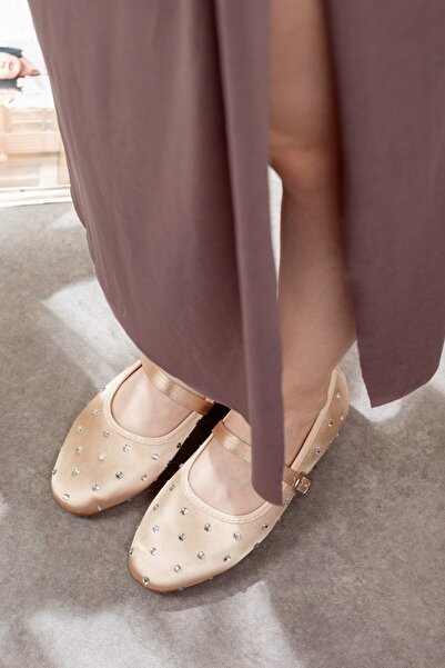 Adım Adım Balerini de damă cu detalii în piatră