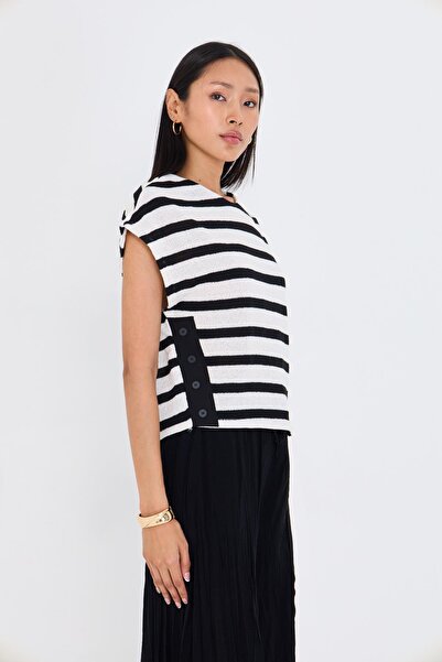 TIFFANY&TOMATO Düğme Detaylı Çizgili Sıfır Kol Bluz - Siyah