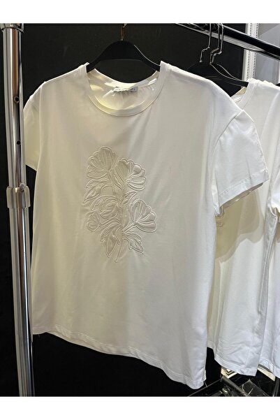 Butik saten detay tshirt