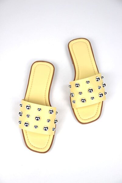 Gökhan Talay Papuci de damă May, argintii, cu cataramă rotundă, cu detaliu din piele galbenă