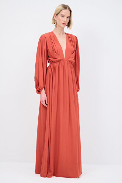 adL Mert Aslan Büzgülü Yırtmaçlı Elbise