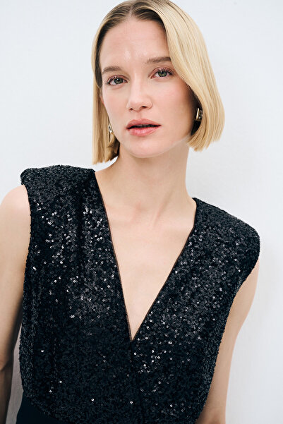 adL Mert Aslan Payet Detaylı Tulum