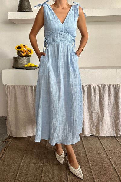 Viyamo Muslin Dress Shoulder Tie Detail V-Neck Sleeveless Dress - Baby Blue