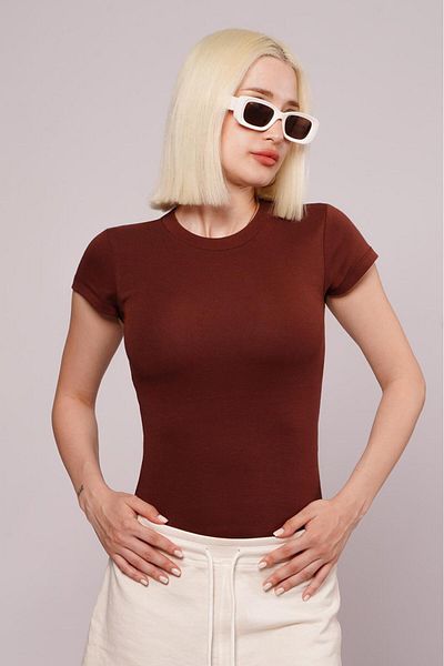 Madmext Дамска тениска с кафяво деколте MG2479