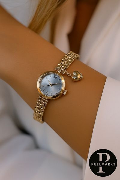 pullmarkt Heart Charm - Women's Wristwatch