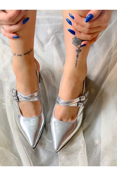 BERFONA Veroni̇ka Silver Metal Banded Buckle 5 cm Heel Sandals
