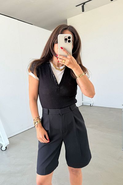 Özge Özgenç Pleated Basic Fabric Shorts