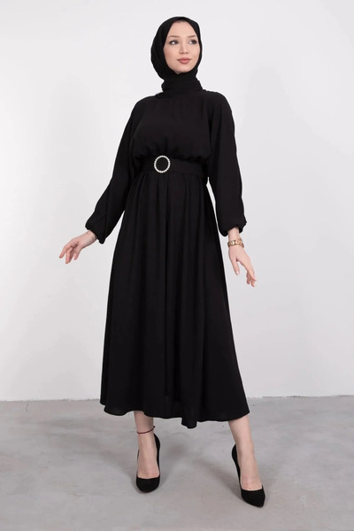 Tesettür Diyarı فستان نسائي مطرز بالكريستال مع حزام من قماش الأيروبين - أسود ...