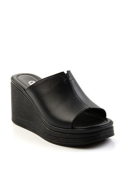 Bambi Black Leather Women's Slippers K04040012603