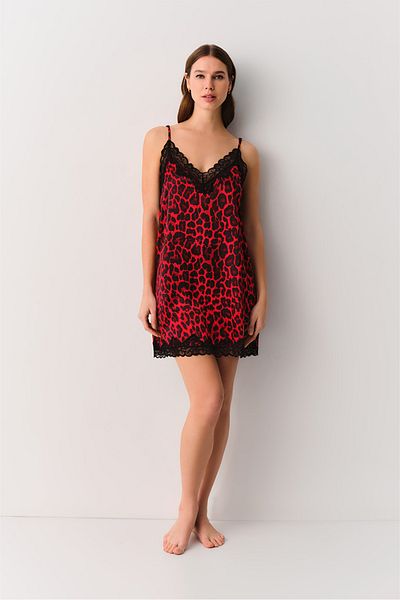 SUWEN Lioness Nightdress