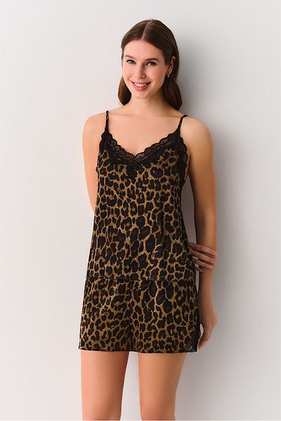 SUWEN Lioness Shorts