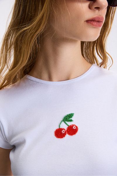 GRIMELANGE Zefira Women's Crew Neck Short Sleeve Slim White T-Shirt with Beadwork Detail on the Front