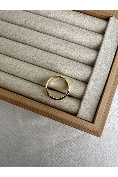 ringbox Gold Rectangular Row Ring
