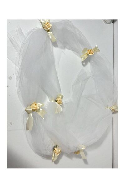 Botez Decor cristelnita din tulle alb, flori din sapun ivory, panglica ivory