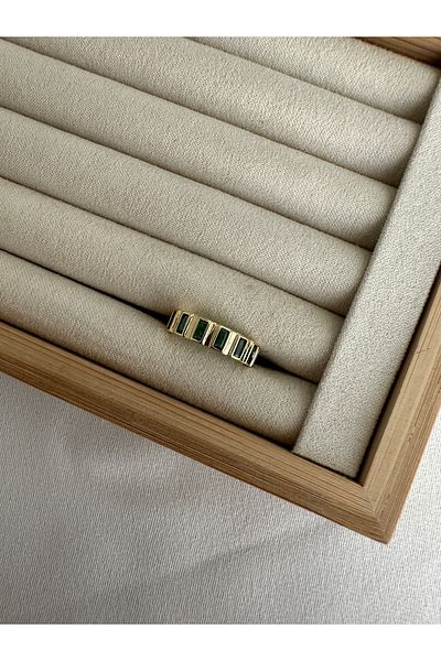 ringbox Green Stone Rectangular Row Ring