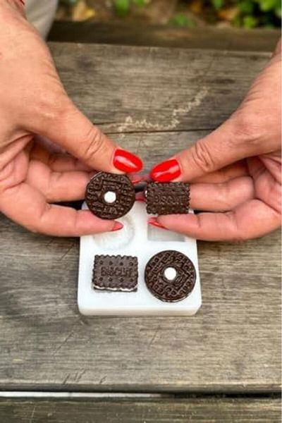 STOREMAX Ntwork Concept Biscuit Quadruple Silicone Candle Mold Art 1087243