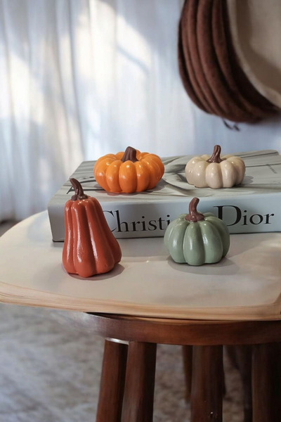 DEKORANLA 4'lü Renkli Balkabağı Dekoratif Biblo Seti, Turuncu, Neşeli ve Şık Dekorasyon Parçaları