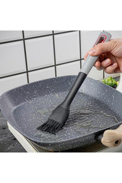 Generic Betty Crocker Silicone Brush with Thermoplastic Rubber Handle Black and Grey