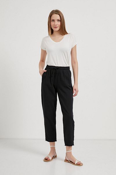 Arma Life Women's Elastic Waist Natural Fabric Black Carrot Pants