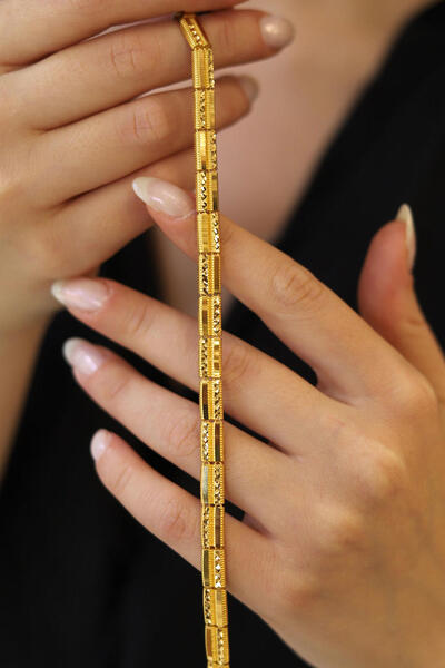 GÜLENLER ALTIN 22 Ayar Altın Ajda Desenli Bileklik