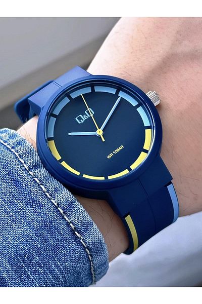 Q&Q Waterproof Plastic Cord Men Wrist Watch
