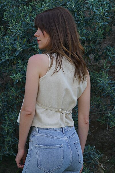 Defne&Apollon İpekçilik Natural Textured Linen-Cotton Vest – Asymmetric Button and Back Tie Detail