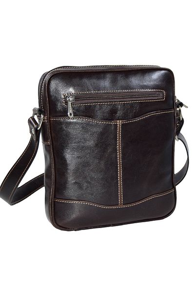 Magazinul de genti Men's bag made of soft natural leather, model 028