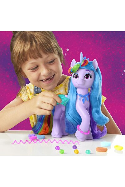 MY LITTLE PONY My Little Pony Figurine - Izzy Moonbow and the Rainbow Hairstyles