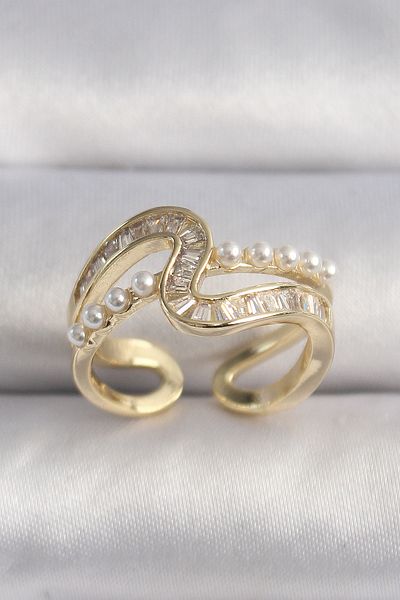 Clariss Rice gold color zircon stone pearl detail vip series women's ring
