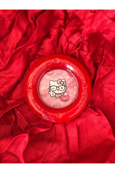 Milo Art El Yapımı Flörtöz Hello Kitty Simli ve Kalpli Pullu Yuvarlak Kırmızı Epoksi Küllük Kül Tabağı