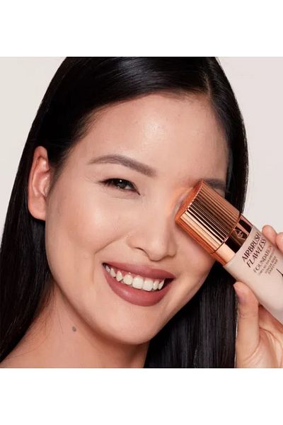 CHARLOTTE Charlotte Tilbury Airbrush Flawless All Day Full Coverage Foundation No. 4 Medium Neutral Beige