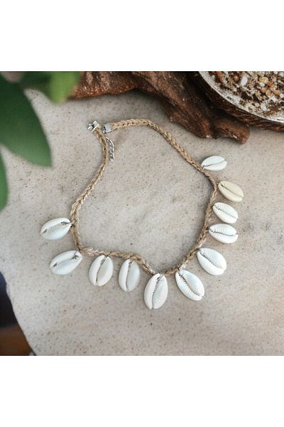 By G Tasarım Seashell Jute String Necklace