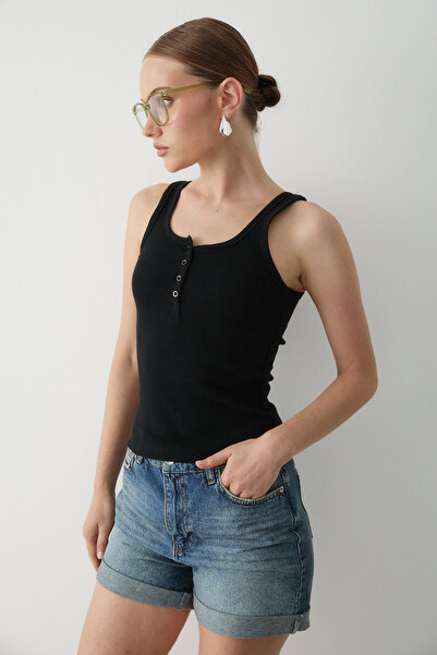 Laluvia Black Front Buttoned Undershirt - 251001
