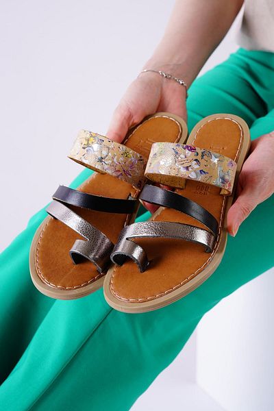 Zerenyus Minne Premium Black Striped Slippers