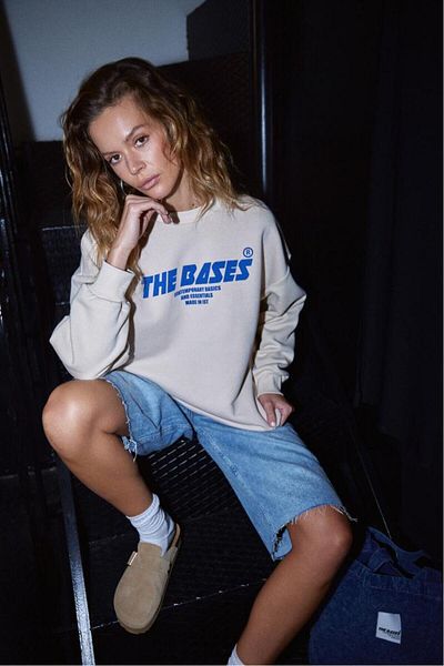 bases. Crew Neck Printed Oversize Sweatshirt with Fleece Inside